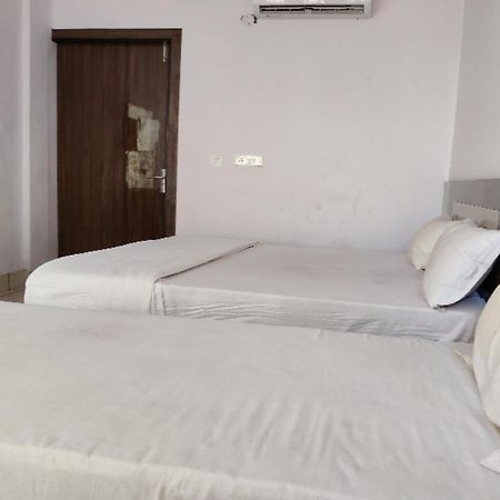 Oyo Hotel Laksh Kurukshetra Luaran gambar