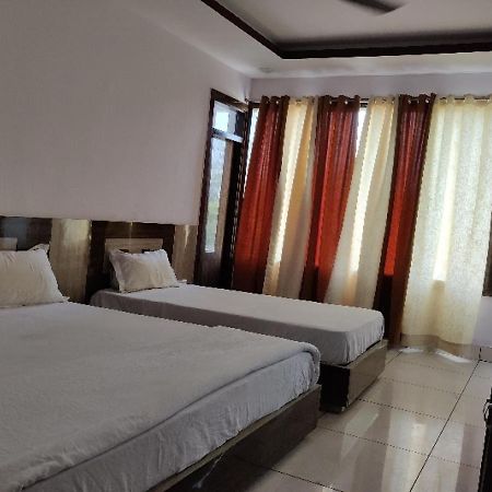 Oyo Hotel Laksh Kurukshetra Luaran gambar