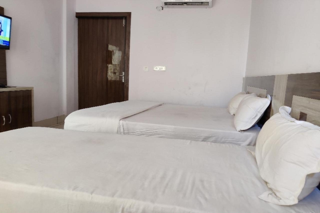 Oyo Hotel Laksh Kurukshetra Luaran gambar