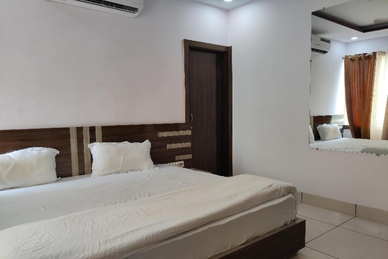 Oyo Hotel Laksh Kurukshetra Luaran gambar