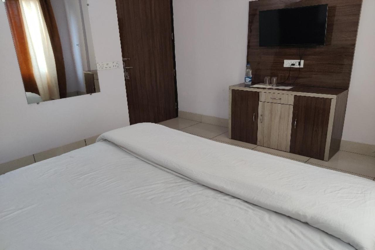 Oyo Hotel Laksh Kurukshetra Luaran gambar