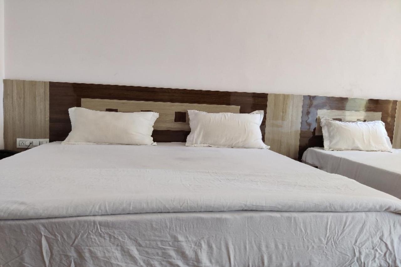Oyo Hotel Laksh Kurukshetra Luaran gambar