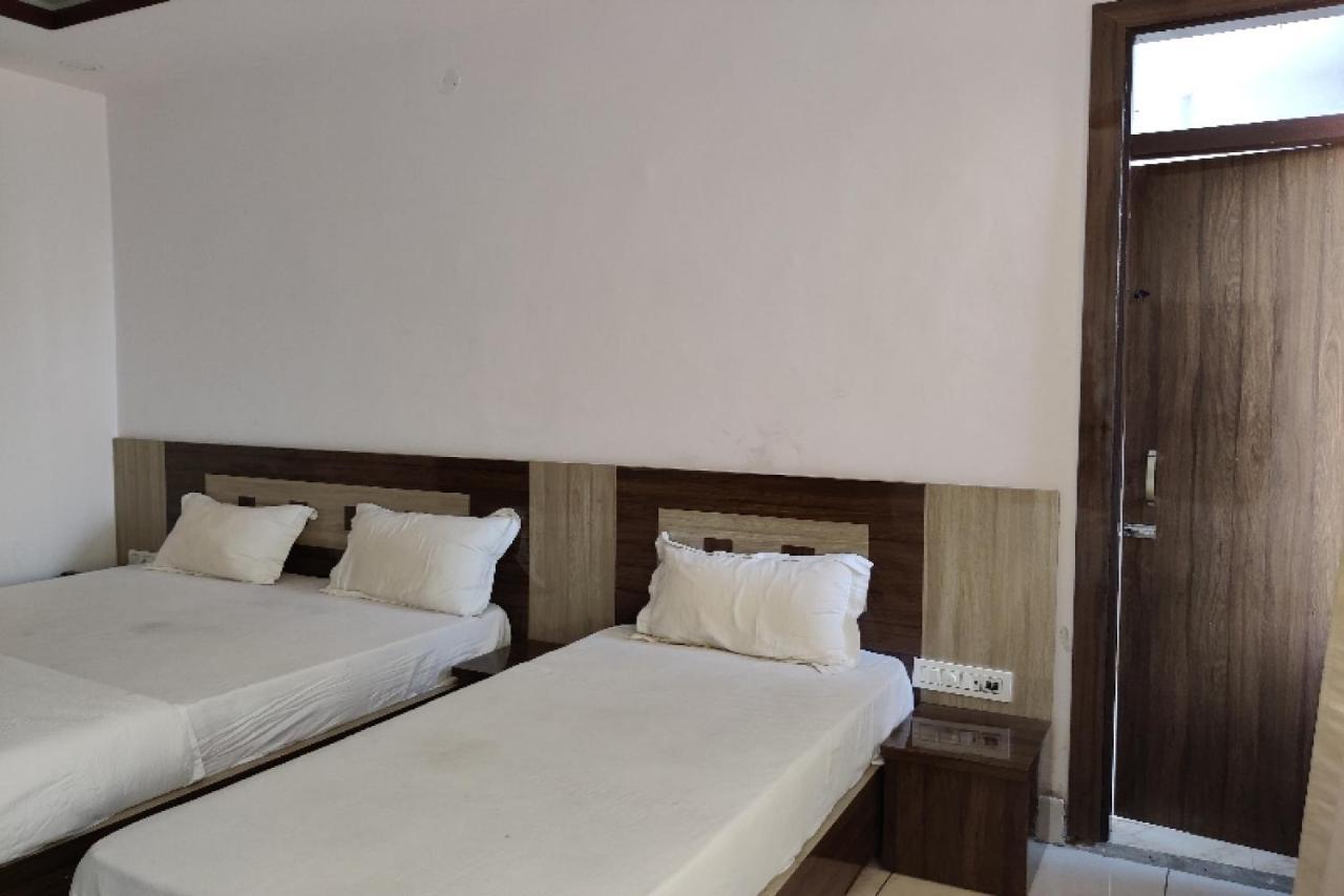 Oyo Hotel Laksh Kurukshetra Luaran gambar