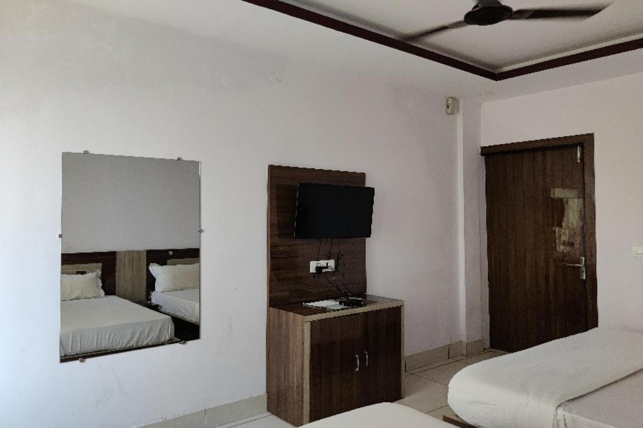 Oyo Hotel Laksh Kurukshetra Luaran gambar